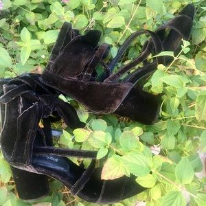 Jeffrey Campbell 8 Velvet Faustino Black Heels